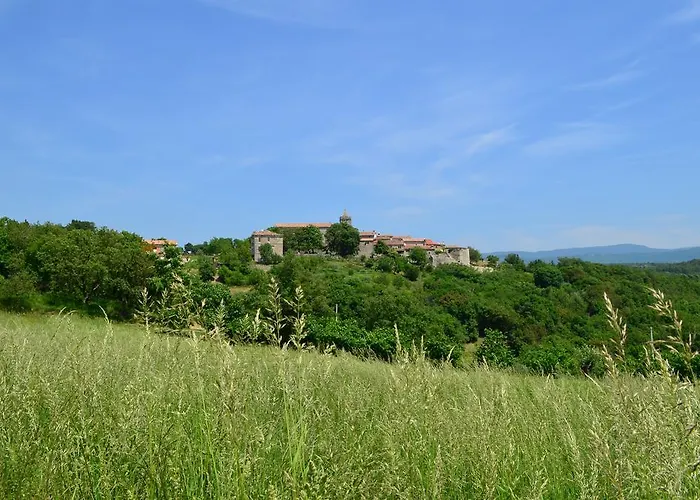 Daire Hum-the Smallest Town In The World